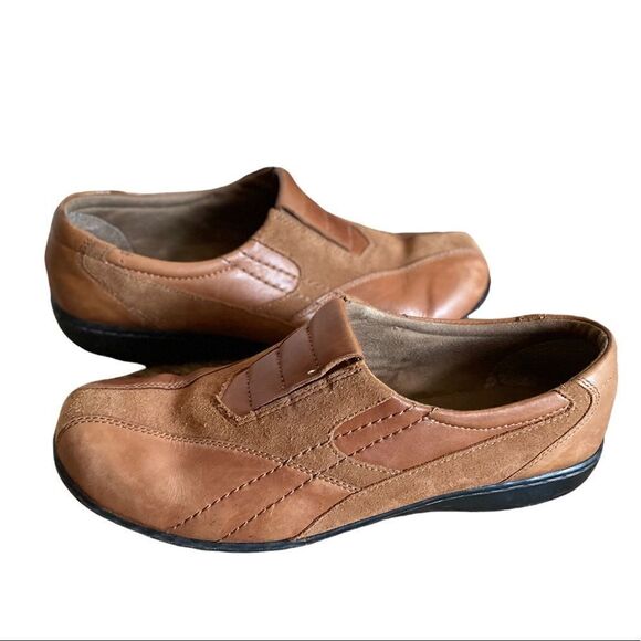 Clarks Bendables Tan Leather Slip Ons Size 9W - Picture 2 of 7